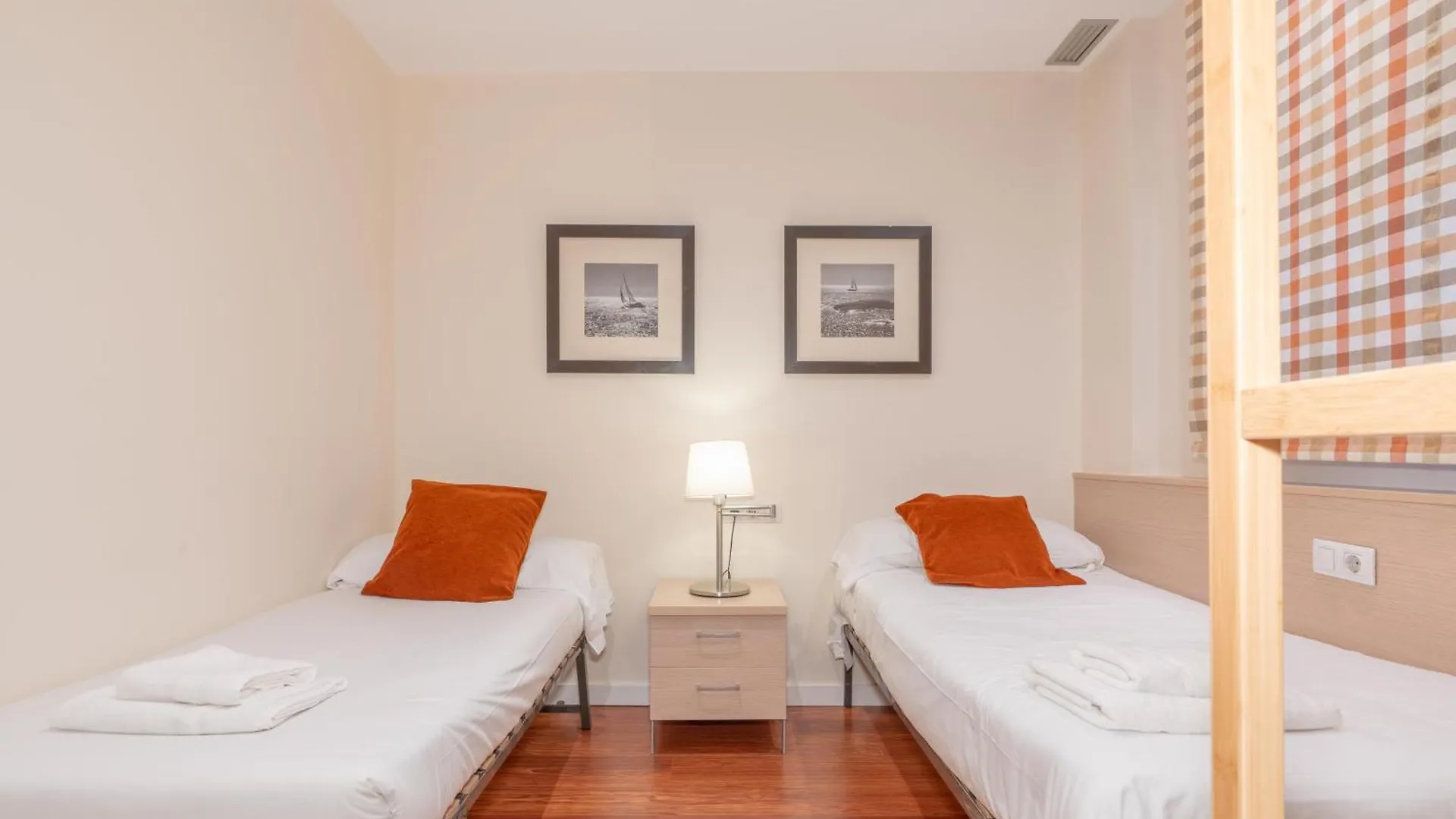 Lejlighed Serennia Cest Apartamentos Arc De Triomf Barcelona