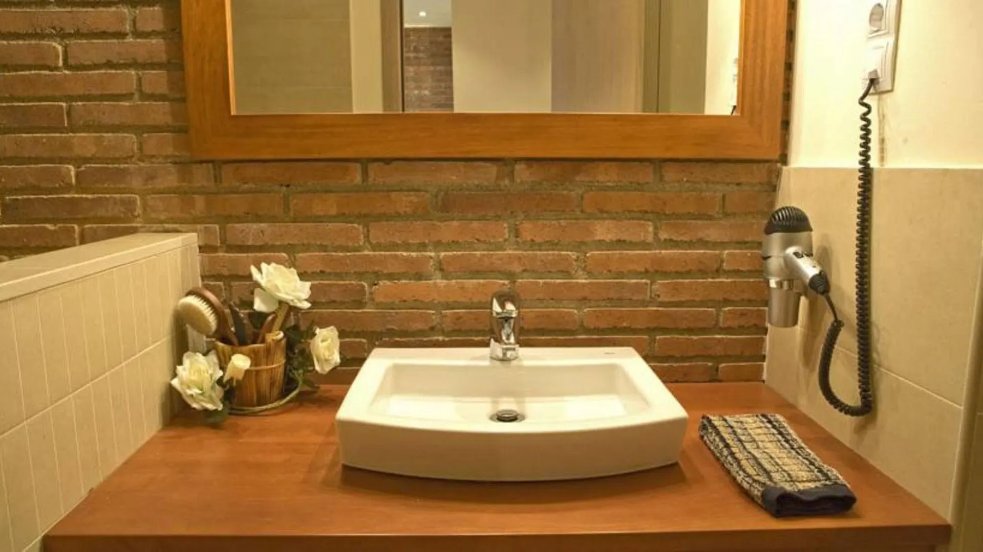 Serennia Cest Apartamentos Arc De Triomf Barcelona Spanien