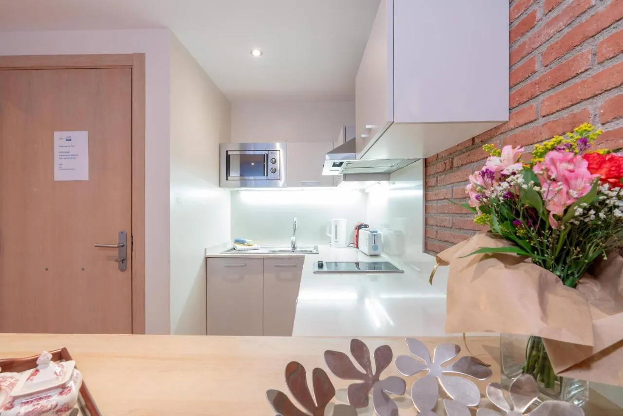 Lejlighed Serennia Cest Apartamentos Arc De Triomf Barcelona