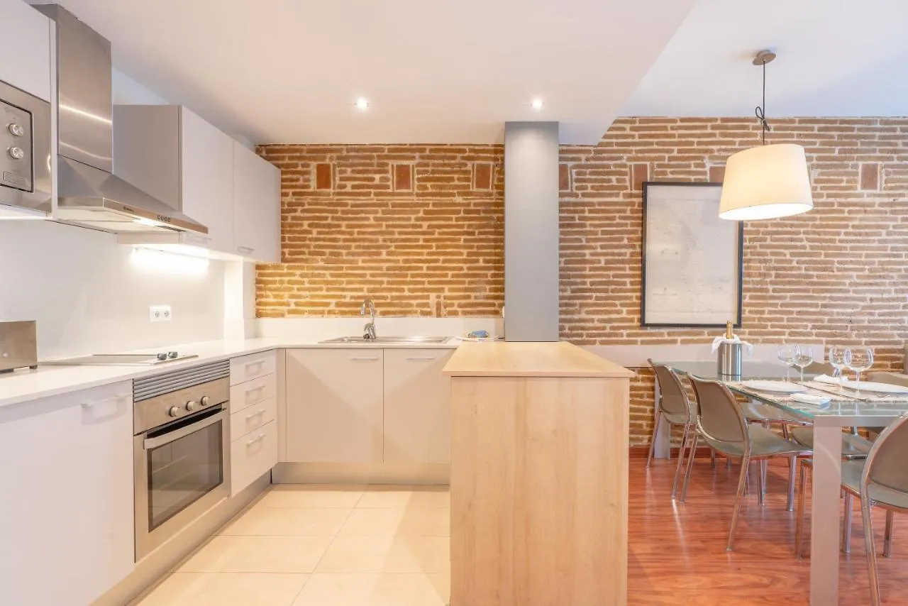 Serennia Cest Apartamentos Arc De Triomf Barcelona
