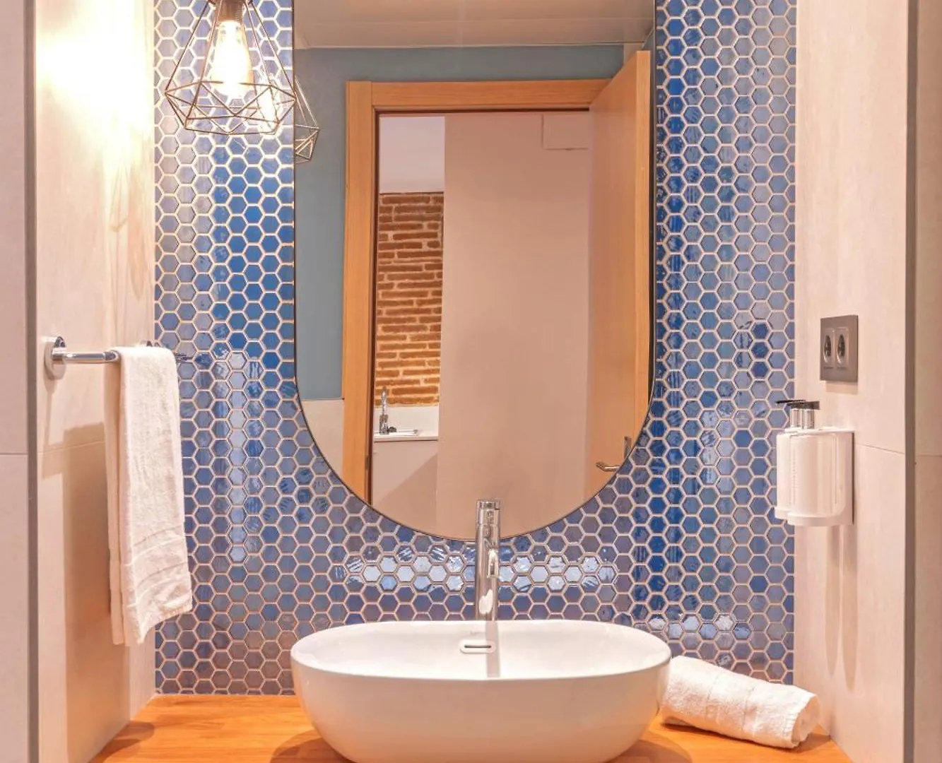 Serennia Cest Apartamentos Arc De Triomf Barcelona