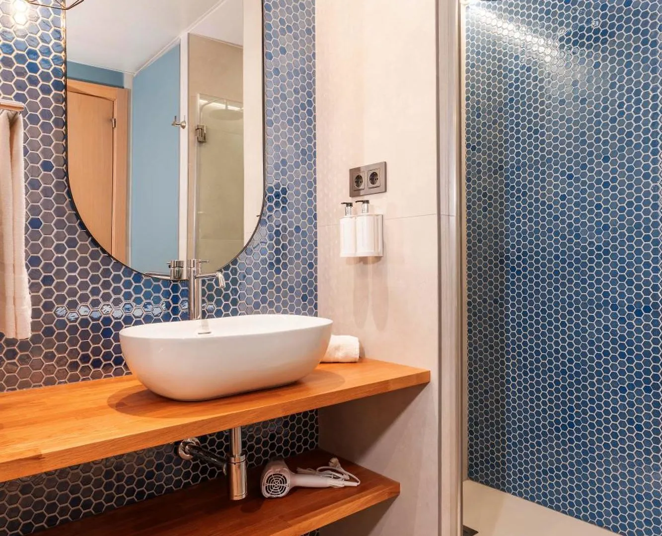 Serennia Cest Apartamentos Arc De Triomf برشلونة 0*,  إسبانيا