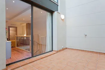 Serennia Cest Apartamentos Arc De Triomf Barcelona