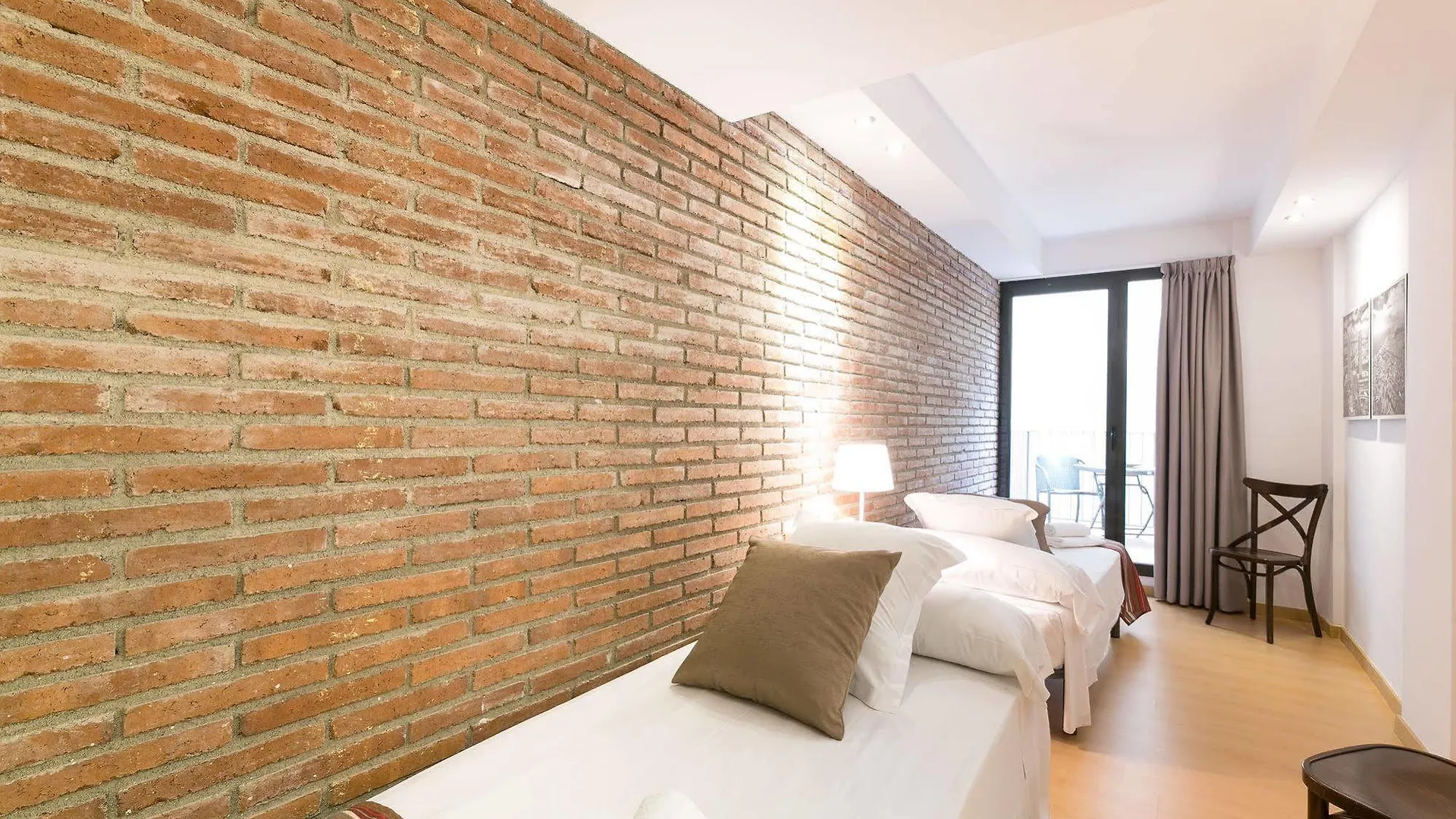 Serennia Cest Apartamentos Arc De Triomf برشلونة