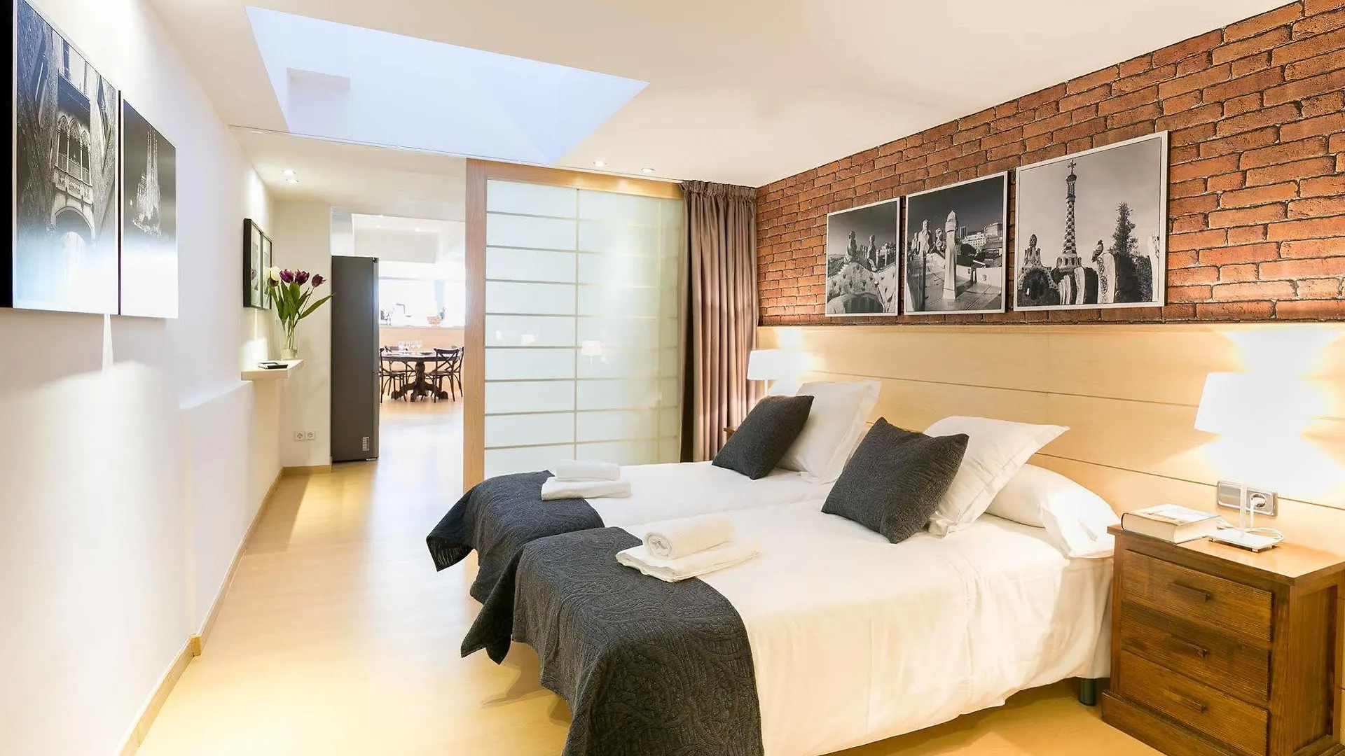Serennia Cest Apartamentos Arc De Triomf Barcelona Spanien