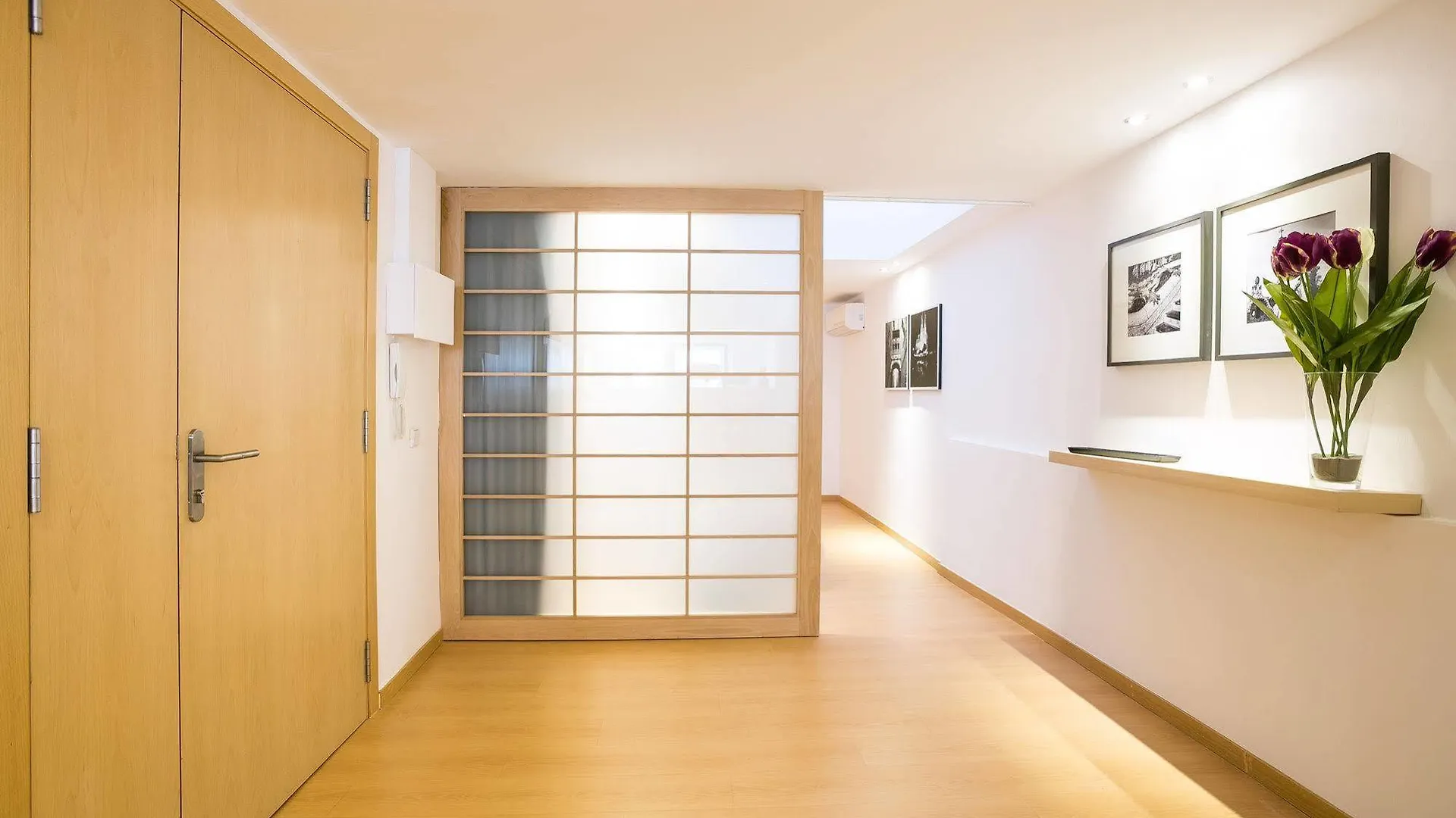 Serennia Cest Apartamentos Arc De Triomf برشلونة 0*,  إسبانيا